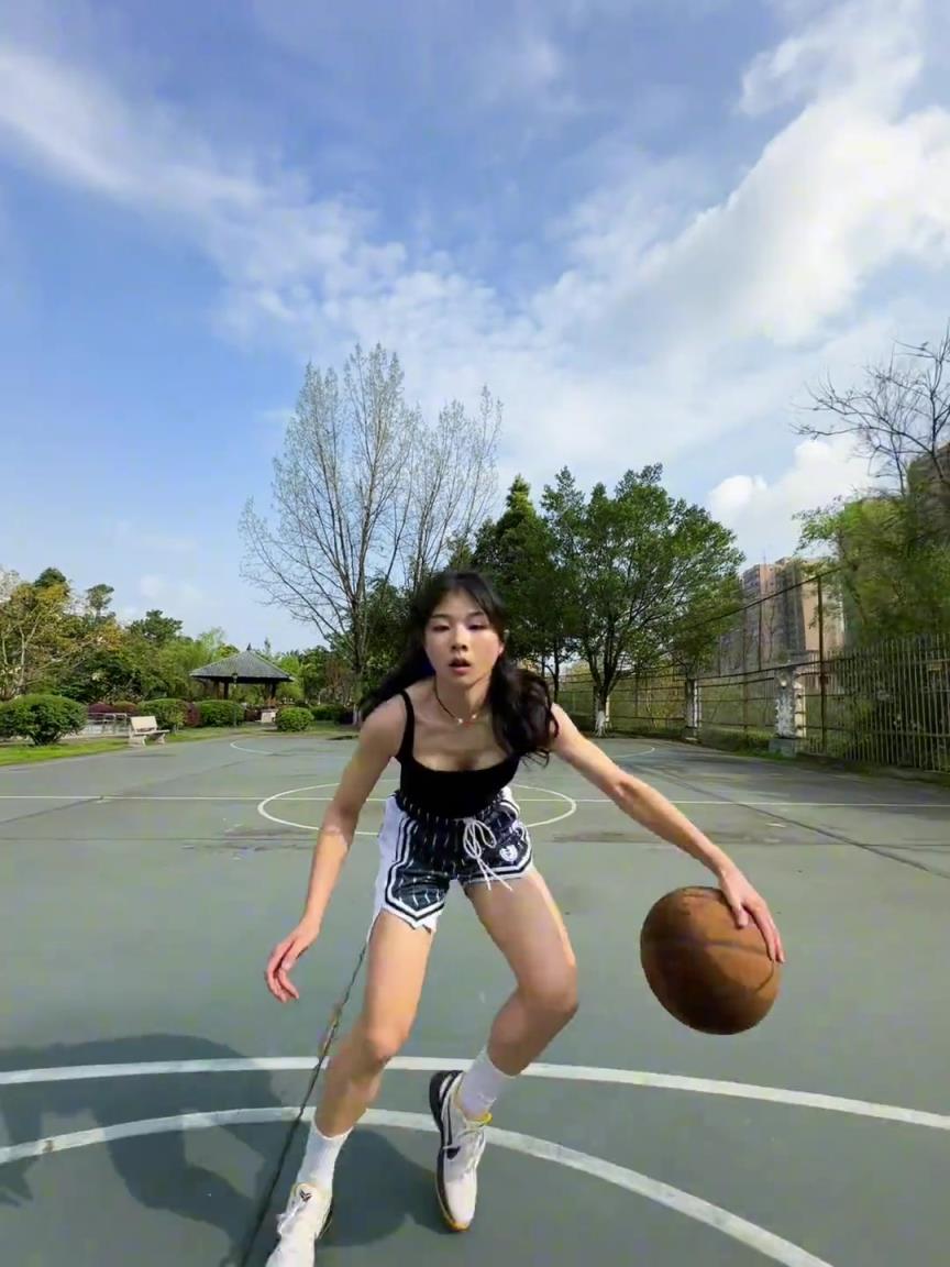 看著有點(diǎn)實(shí)力，敢背打我不？